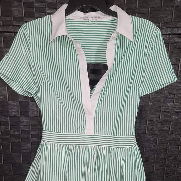 Chic and stylish English Factory dress size small, perfect for any occasion. - Picture 1 of 4